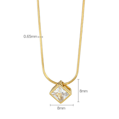 Niche sterling silver necklace with zircon