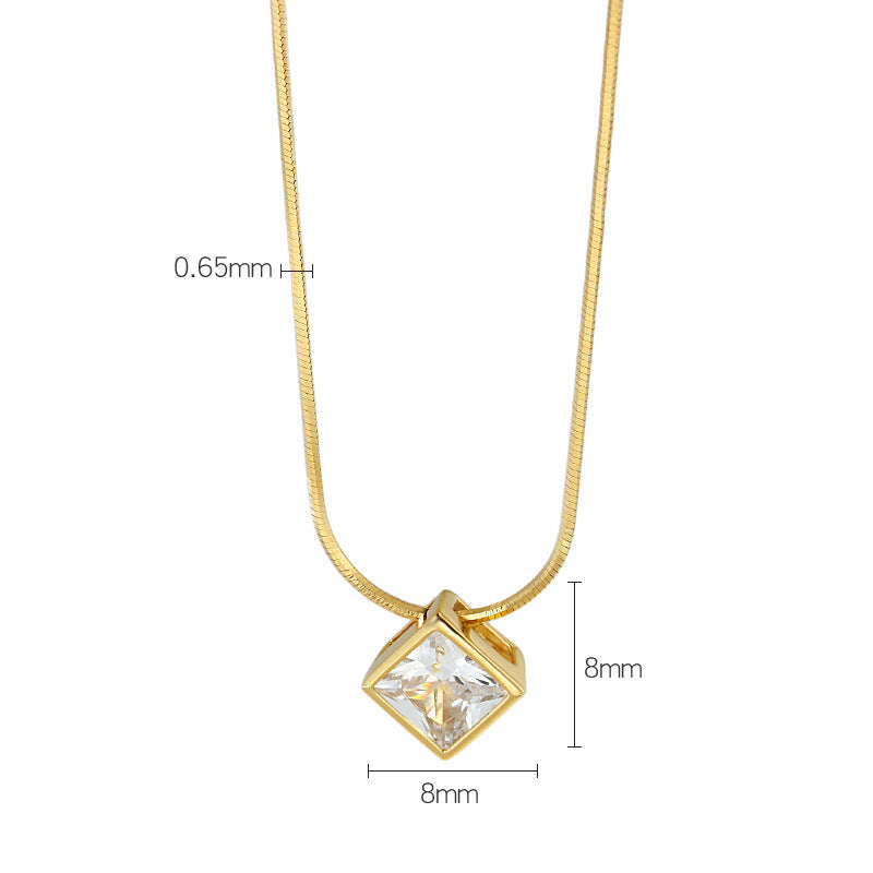 Niche sterling silver necklace with zircon